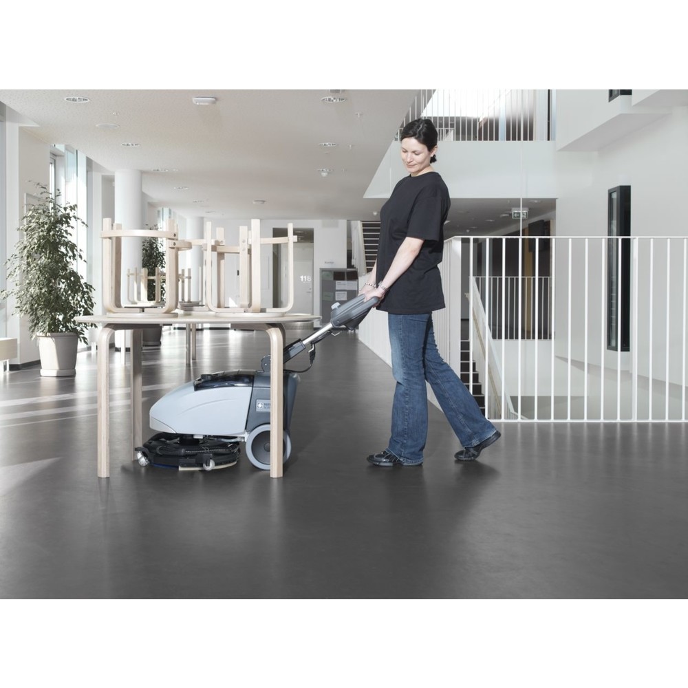 Nilfisk® SC 351 scrubber dryer